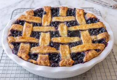 The Best Blueberry Pie Recipe – Flaky Homemade Crust with Juicy Blueberry Filling